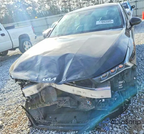 2022 Kia K5 Gt-Line z USA, uszkodzony, nr VIN 5XXG64J2XNG089652